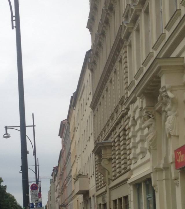 column statues on buildings in Berlin